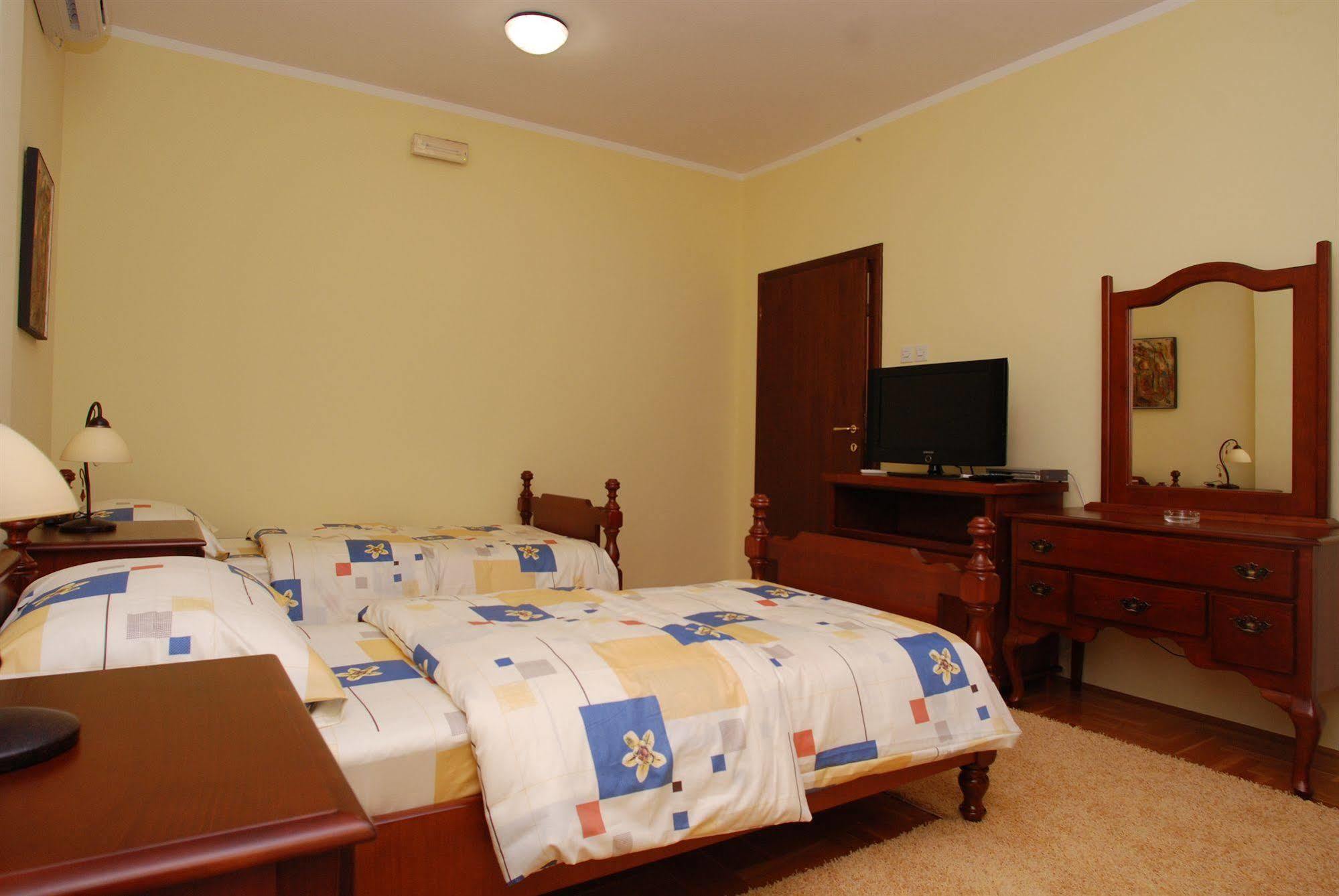 Hotel Laguna Podgorica Exterior photo